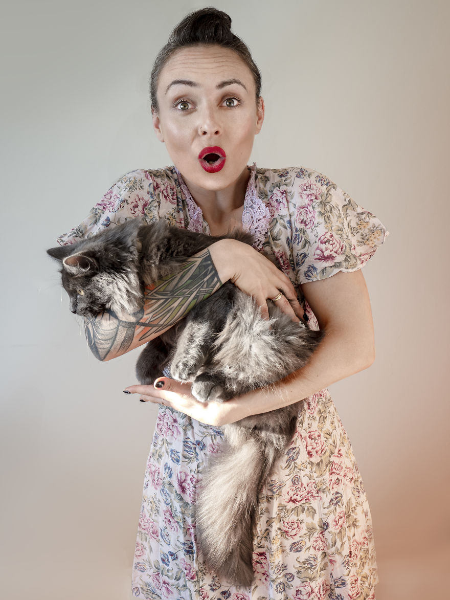 I Was Cat Sitting For 2 Weeks And This Is What Happened... I Was Cat Sitting For 2 Weeks And This Is What Happened...