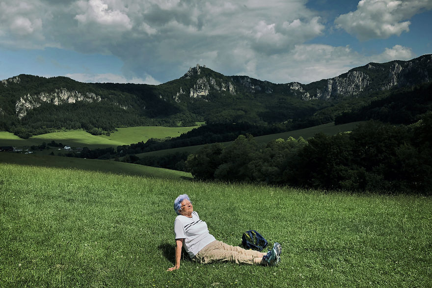 Photographer Documents His Stylish Blue-Haired Grandma