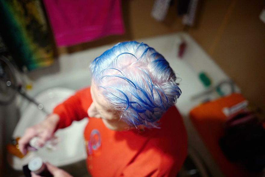 Photographer Documents His Stylish Blue-Haired Grandma
