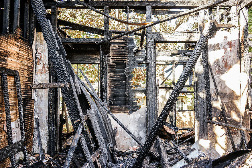 Our 13 Photos Of An Abandoned Georgian House That Was Renovated And Then Burnt By Lightning Our 13 Photos Of An Abandoned Georgian House That Was Renovated And Then Burnt By Lightning