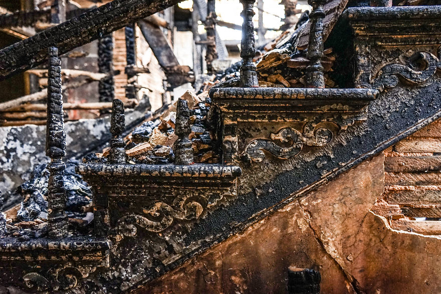 Our 13 Photos Of An Abandoned Georgian House That Was Renovated And Then Burnt By Lightning Our 13 Photos Of An Abandoned Georgian House That Was Renovated And Then Burnt By Lightning