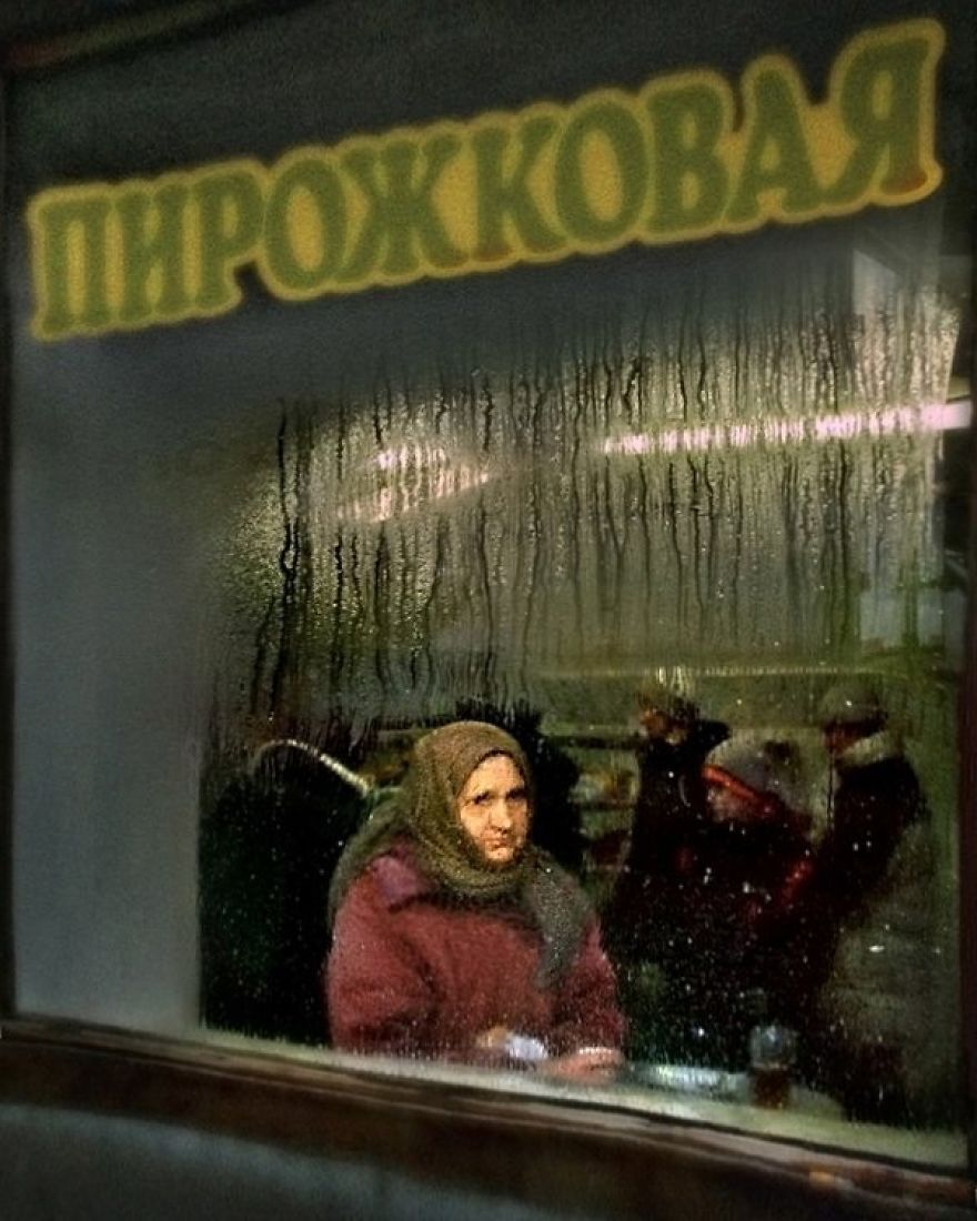 This Photographer Captures Everyday Life In Russia In Sincere Photographs (New Pics)