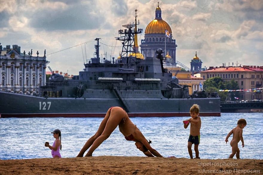 This Photographer Captures Everyday Life In Russia In Sincere Photographs (New Pics)