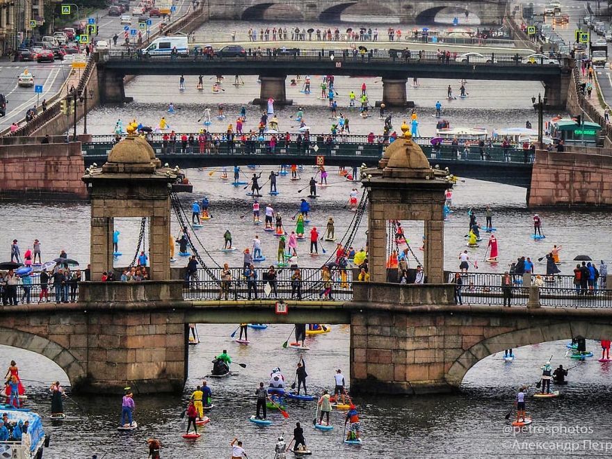 This Photographer Captures Everyday Life In Russia In Sincere Photographs (New Pics)