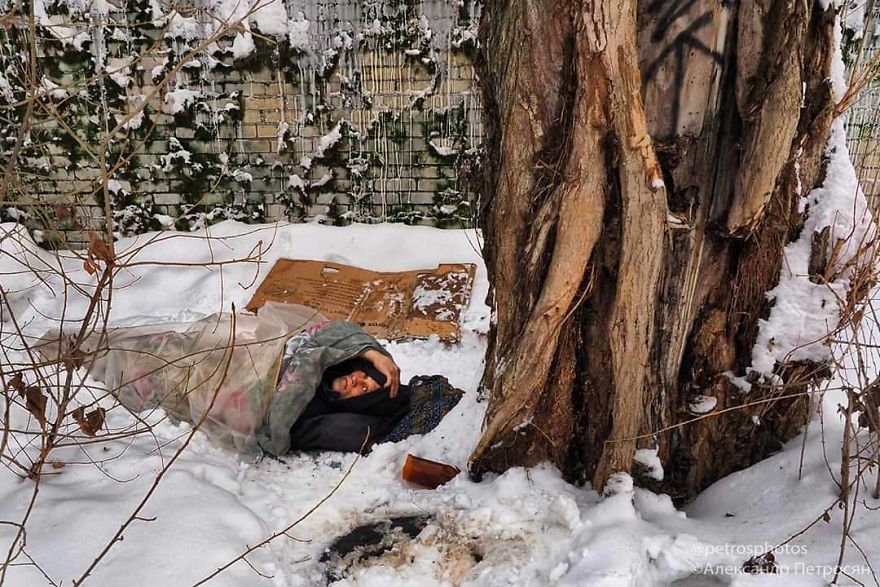 This Photographer Captures Everyday Life In Russia In Sincere Photographs (New Pics)