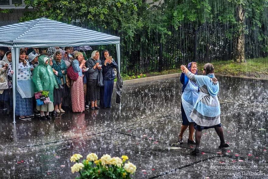 This Photographer Captures Everyday Life In Russia In Sincere Photographs (New Pics)
