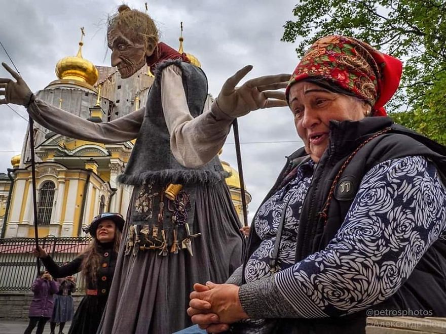 This Photographer Captures Everyday Life In Russia In Sincere Photographs (New Pics)