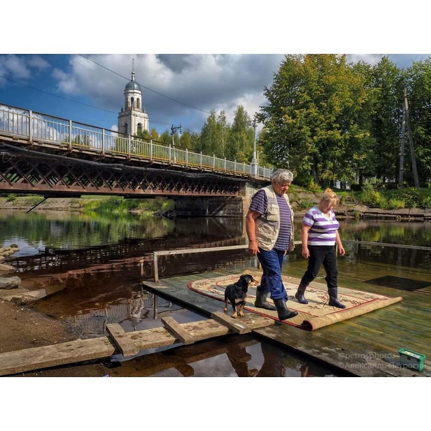 This Photographer Captures Everyday Life In Russia In Sincere Photographs (New Pics)