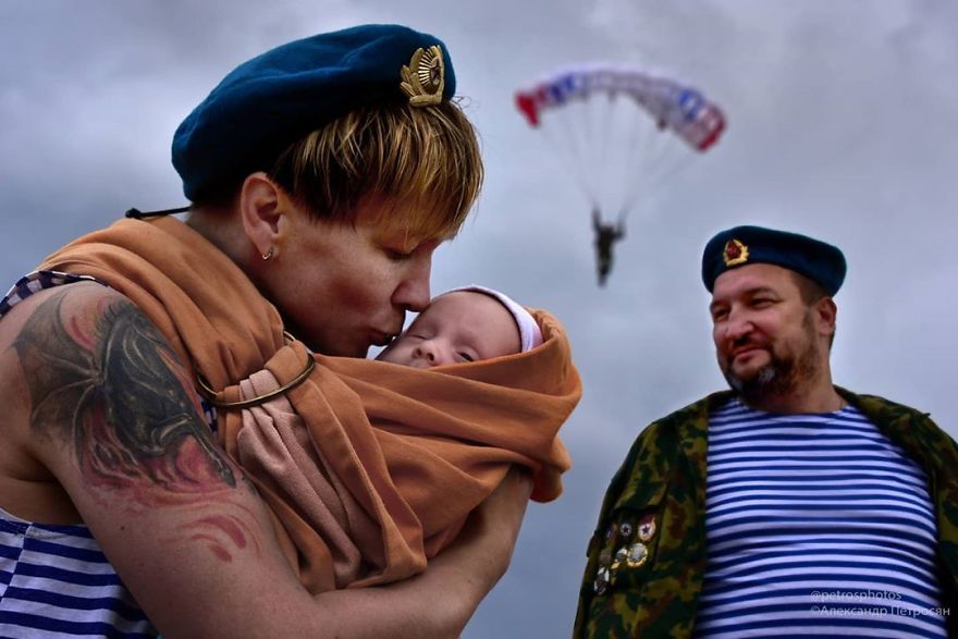 This Photographer Captures Everyday Life In Russia In Sincere Photographs (New Pics)