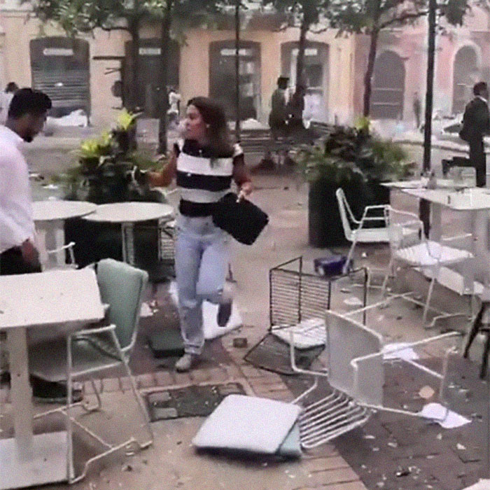 Photographer Captures The Exact Moment Of The Beirut Explosion In This Wedding Photoshoot Photographer Captures The Exact Moment Of The Beirut Explosion In This Wedding Photoshoot