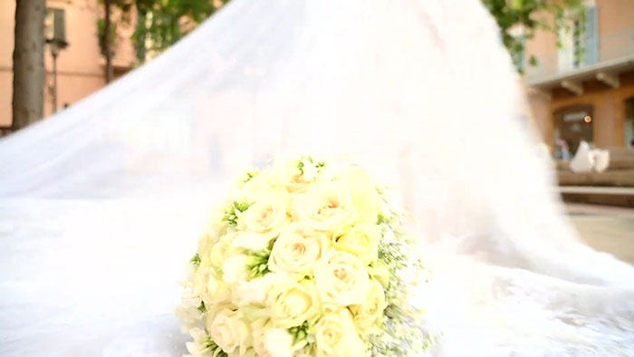 Photographer Captures The Exact Moment Of The Beirut Explosion In This Wedding Photoshoot Photographer Captures The Exact Moment Of The Beirut Explosion In This Wedding Photoshoot