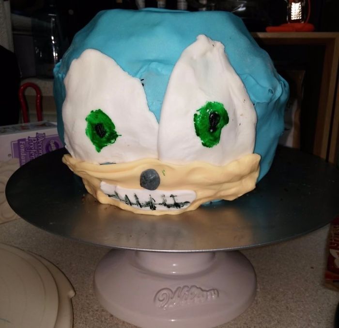 Cakes-With-Threatening-Auras