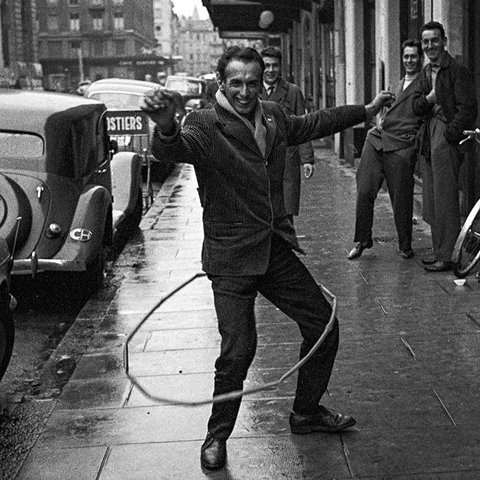 Grandson Inherits His Grandfather’s Collection Of Unseen Street Photos Taken Over Half A Century Ago (30 Pics)