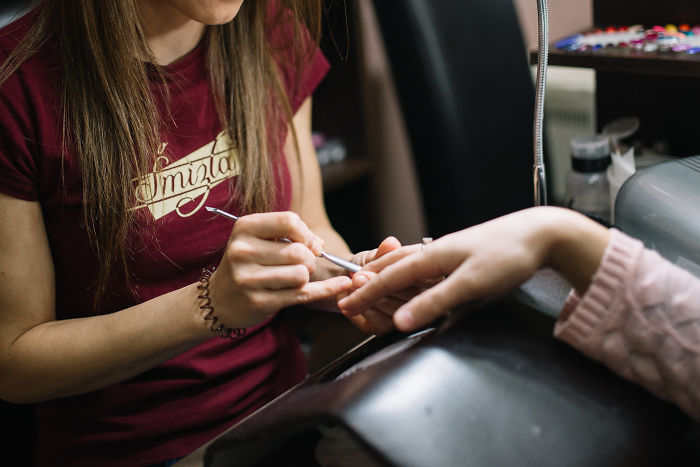 Woman Infected With Coronavirus Breaks Quarantine For Manicure Because She Needs Her Nails Done "Soooooo Bad" Woman Infected With Coronavirus Breaks Quarantine For Manicure Because She Needs Her Nails Done "Soooooo Bad"