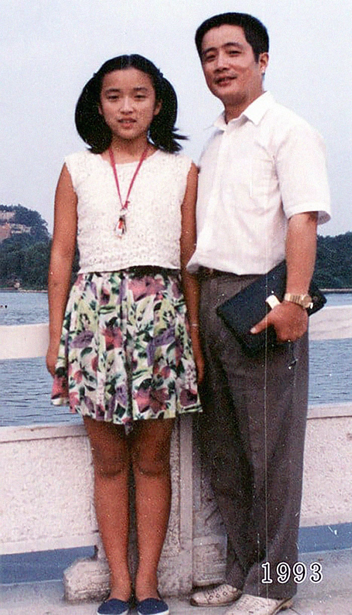 This Dad And Daughter Have Been Taking Yearly Pics At The Same Spot For 40 Years, And The Pics Show How Time Flies This Dad And Daughter Have Been Taking Yearly Pics At The Same Spot For 40 Years, And The Pics Show How Time Flies