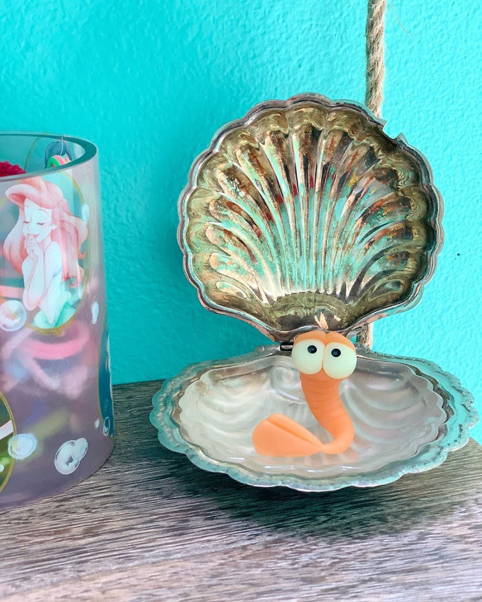 Mom Transforms Her House Into A Disney Fairytale (35 Pics)