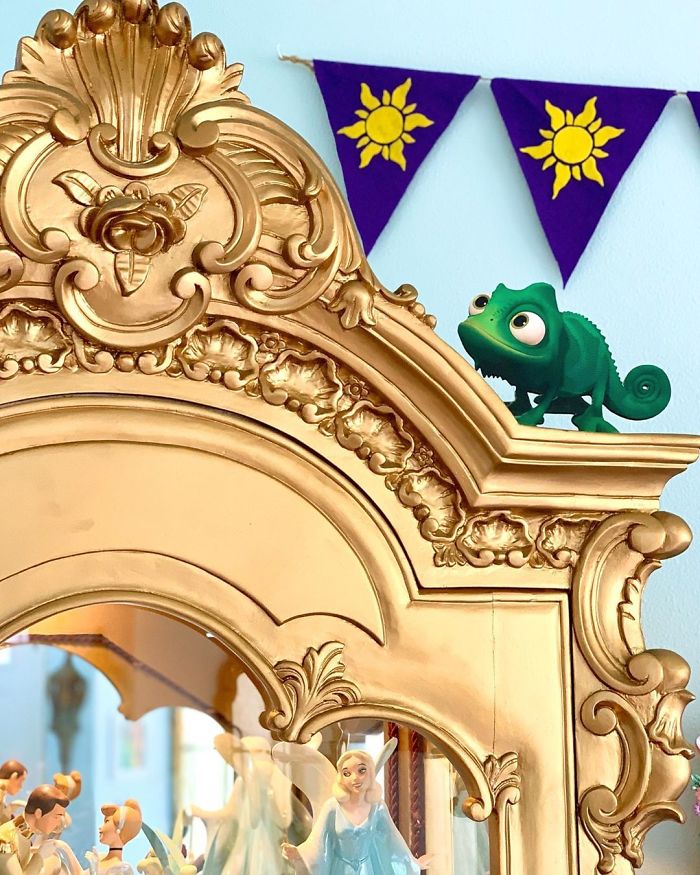 Mom Transforms Her House Into A Disney Fairytale (35 Pics)