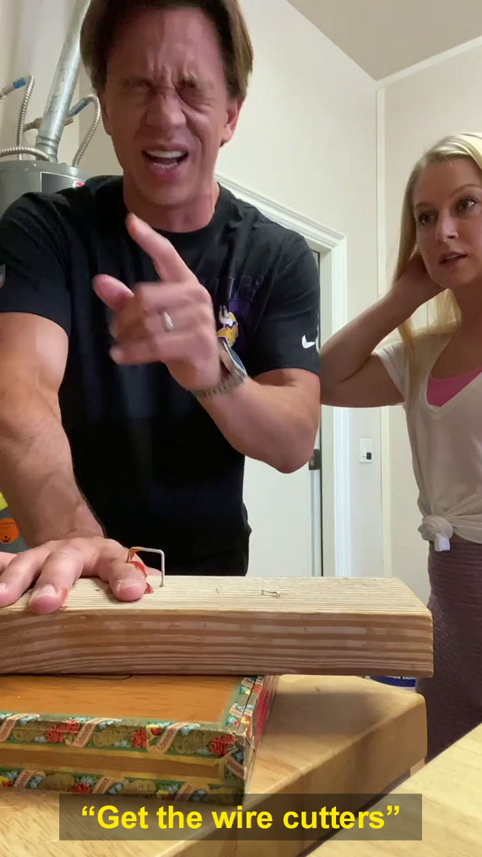 Husband Pranks His Wife Flawlessly And The Video Of Her Hilarious Reaction Got 62M Views In 4 Days On Facebook Husband Pranks His Wife Flawlessly And The Video Of Her Hilarious Reaction Got 62M Views In 4 Days On Facebook