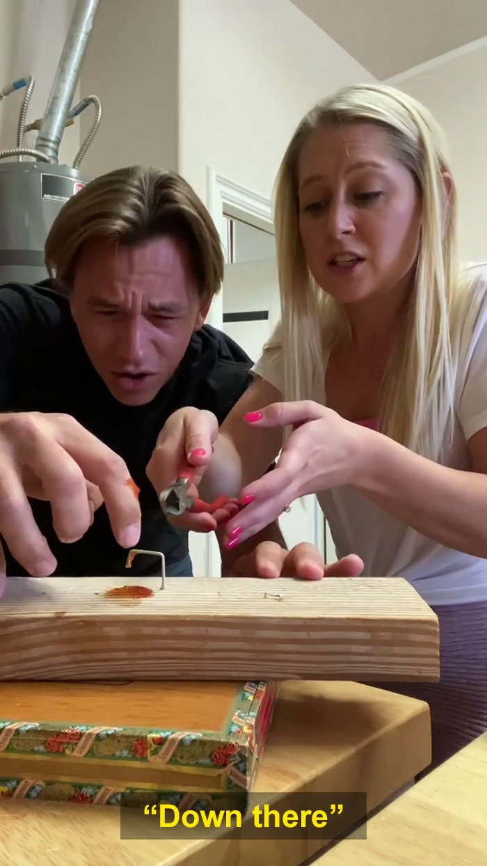 Husband Pranks His Wife Flawlessly And The Video Of Her Hilarious Reaction Got 62M Views In 4 Days On Facebook Husband Pranks His Wife Flawlessly And The Video Of Her Hilarious Reaction Got 62M Views In 4 Days On Facebook