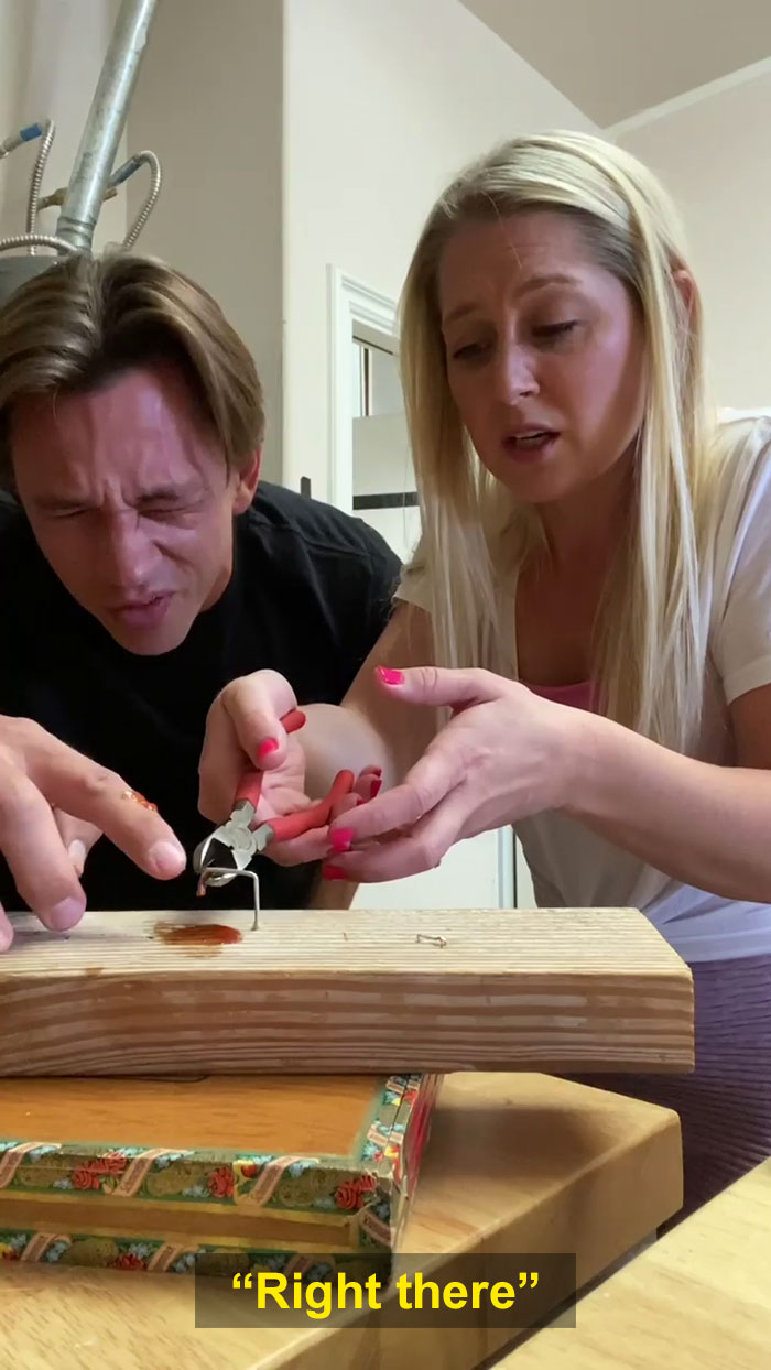 Husband Pranks His Wife Flawlessly And The Video Of Her Hilarious Reaction Got 62M Views In 4 Days On Facebook Husband Pranks His Wife Flawlessly And The Video Of Her Hilarious Reaction Got 62M Views In 4 Days On Facebook