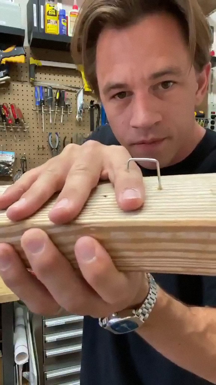 Husband Pranks His Wife Flawlessly And The Video Of Her Hilarious Reaction Got 62M Views In 4 Days On Facebook Husband Pranks His Wife Flawlessly And The Video Of Her Hilarious Reaction Got 62M Views In 4 Days On Facebook