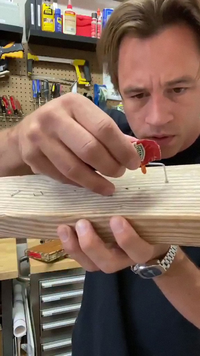 Husband Pranks His Wife Flawlessly And The Video Of Her Hilarious Reaction Got 62M Views In 4 Days On Facebook Husband Pranks His Wife Flawlessly And The Video Of Her Hilarious Reaction Got 62M Views In 4 Days On Facebook