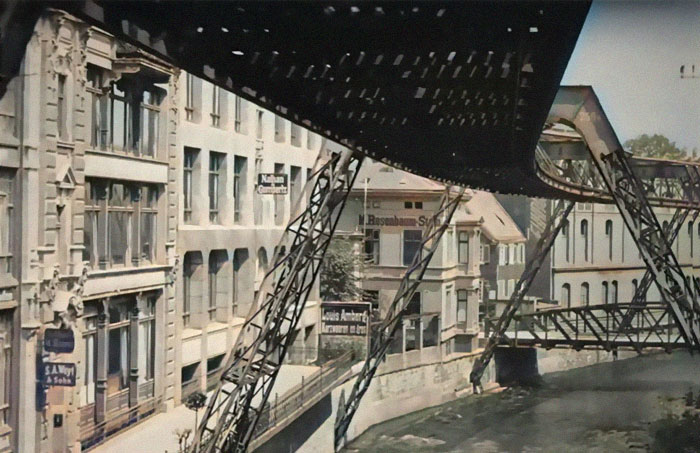 See How Germany Looked In 1902 Thanks To This Rare Footage Taken During A Ride On "The Flying Train"