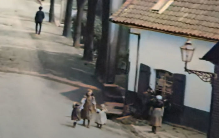 See How Germany Looked In 1902 Thanks To This Rare Footage Taken During A Ride On "The Flying Train" See How Germany Looked In 1902 Thanks To This Rare Footage Taken During A Ride On "The Flying Train"