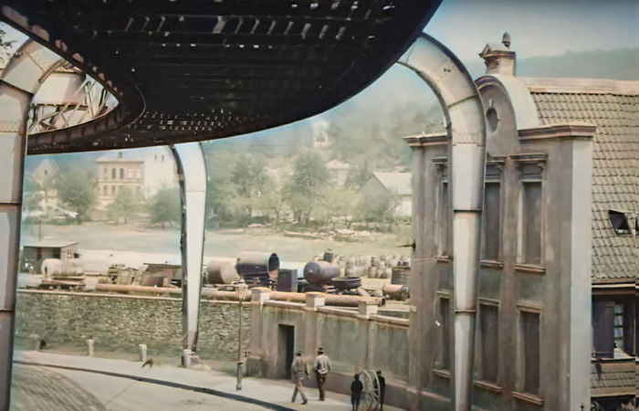 See How Germany Looked In 1902 Thanks To This Rare Footage Taken During A Ride On "The Flying Train"