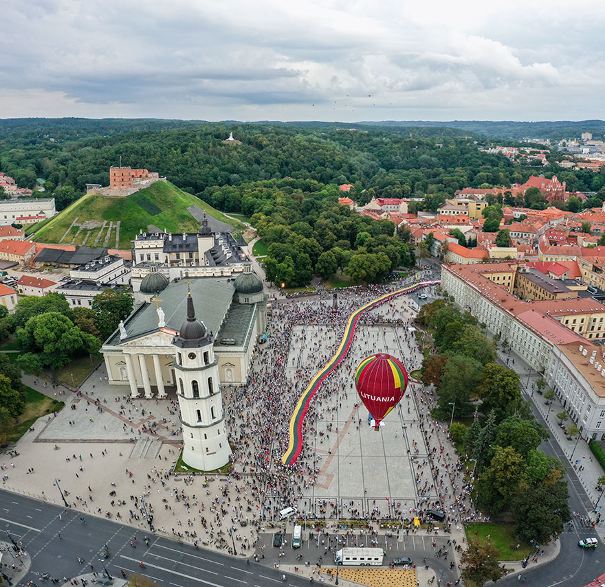 Belarus Is Facing The Biggest Protests In History And 50,000 Lithuanians Joined Hands In The ‘Freedom Way’ In Solidarity Belarus Is Facing The Biggest Protests In History And 50,000 Lithuanians Joined Hands In The ‘Freedom Way’ In Solidarity