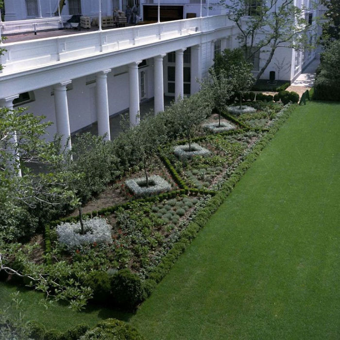 Master Gardener Defends Melania’s White House Garden Restoration, And They Might Change Your Opinion