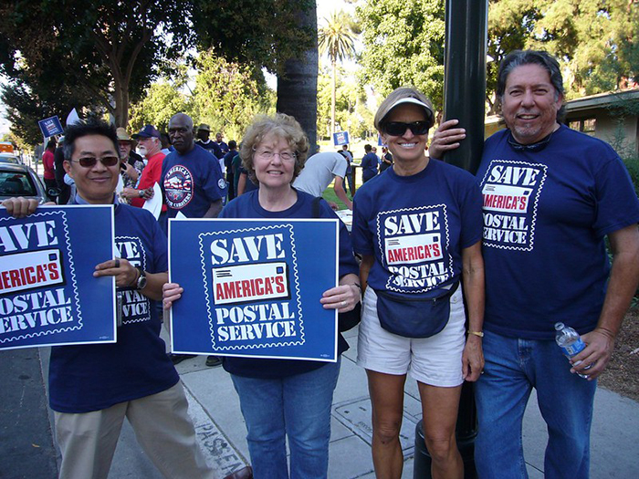 30 Postal Workers On Reddit Reveal The Things They Wish Customers Did