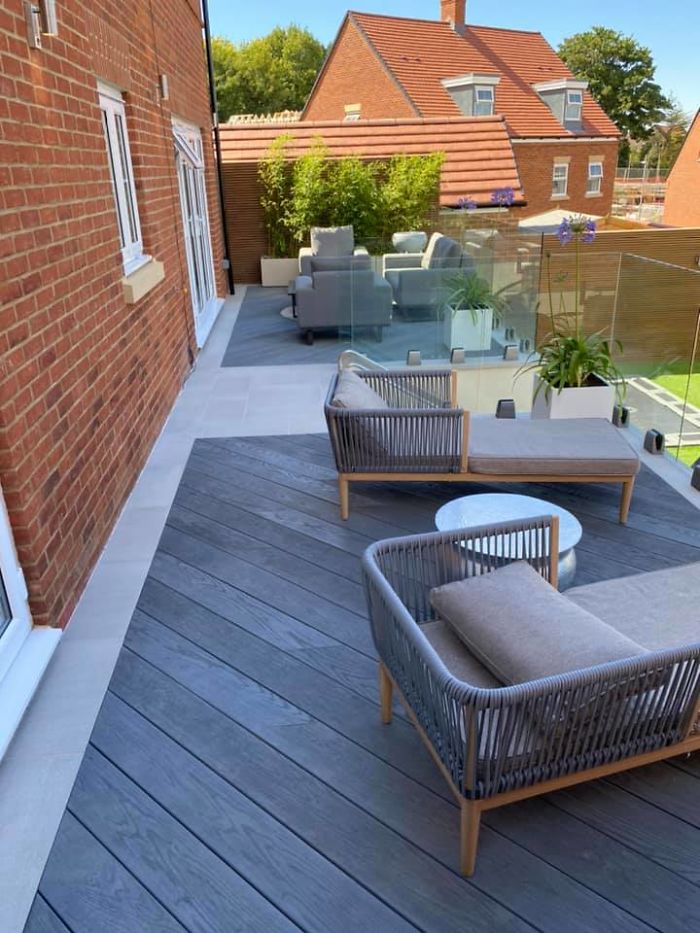 Landscapers Turn This Backyard Into An Amazing Lounge Area Landscapers Turn This Backyard Into An Amazing Lounge Area