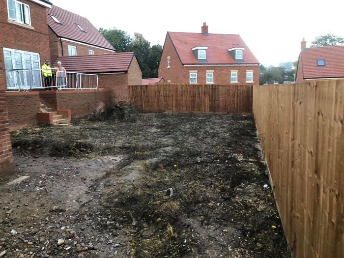 Landscapers Turn This Backyard Into An Amazing Lounge Area