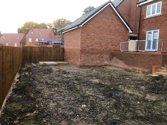 Landscapers Turn This Backyard Into An Amazing Lounge Area