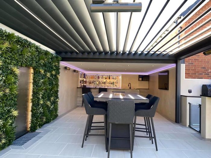 Landscapers Turn This Backyard Into An Amazing Lounge Area