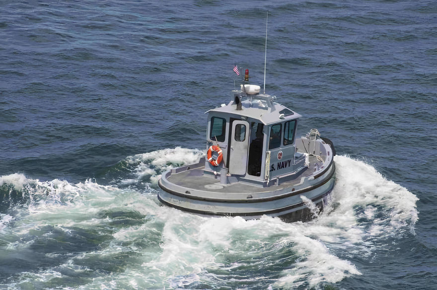 This Tiny Tugboat Is The Smallest Ship In The US Navy