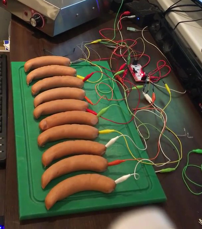 German Hacker Transforms Sausages Into A Working Piano German Hacker Transforms Sausages Into A Working Piano