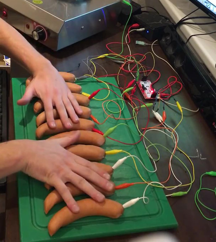 German Hacker Transforms Sausages Into A Working Piano German Hacker Transforms Sausages Into A Working Piano