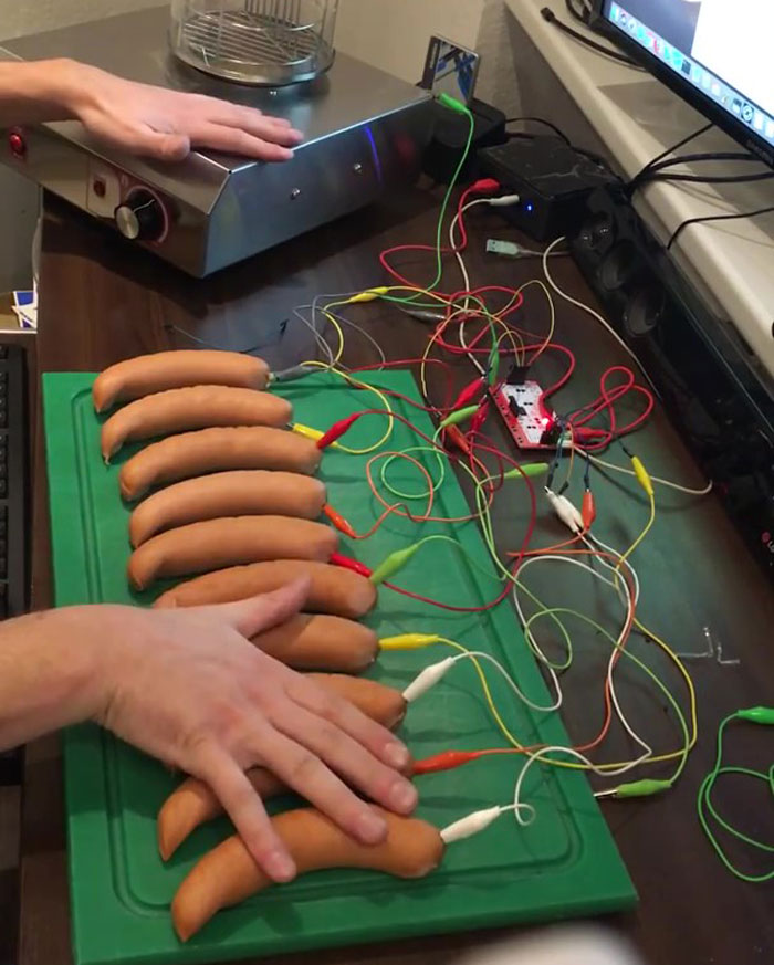 German Hacker Transforms Sausages Into A Working Piano German Hacker Transforms Sausages Into A Working Piano