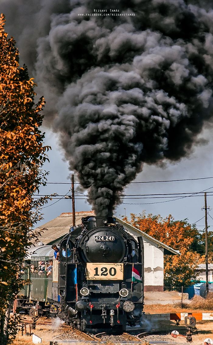 I Spent Five Years With Taking Train Pictures At The Most Exciting Places