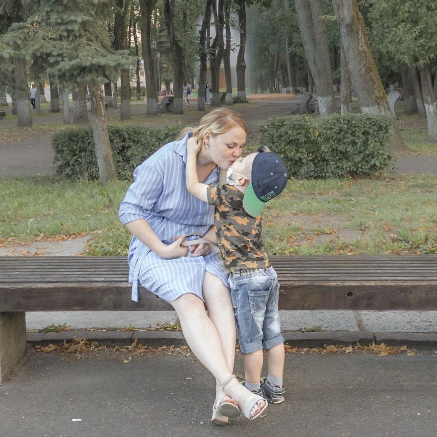 Photographer Reveals Peculiarities Of Russian Daily Life In A Unique Way