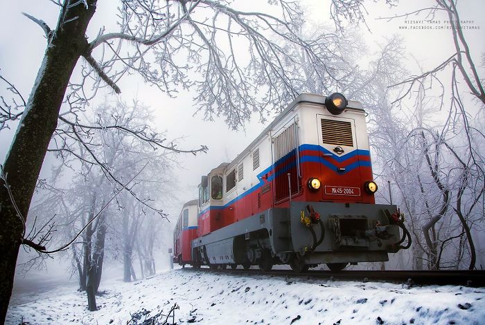 I Spent Five Years With Taking Train Pictures At The Most Exciting Places