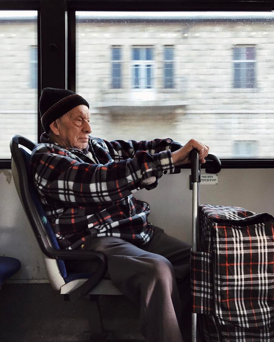 Woman Uses Her iPhone To Photograph Other Passengers On Their Way To Work And The Result Is Pure Art