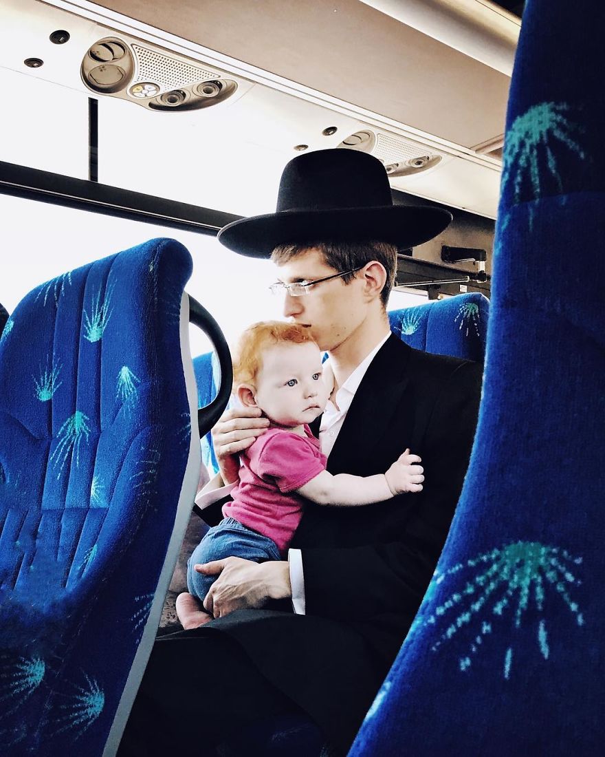 Woman Uses Her iPhone To Photograph Other Passengers On Their Way To Work And The Result Is Pure Art