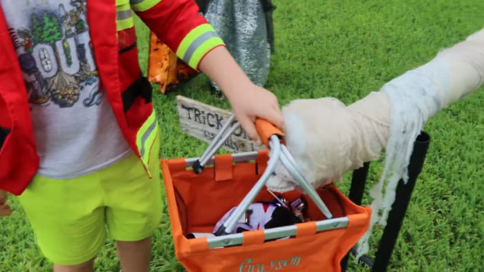Parents Come Up With A "Candy Slide" For Safe Trick-Or-Treating This Halloween Parents Come Up With A "Candy Slide" For Safe Trick-Or-Treating This Halloween