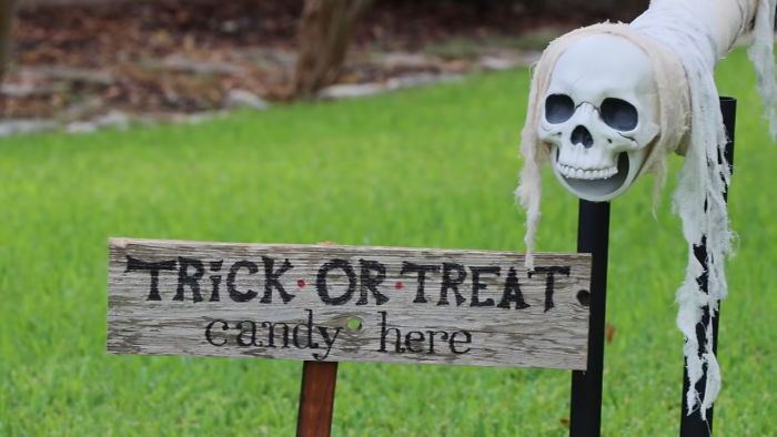 Parents Come Up With A "Candy Slide" For Safe Trick-Or-Treating This Halloween Parents Come Up With A "Candy Slide" For Safe Trick-Or-Treating This Halloween