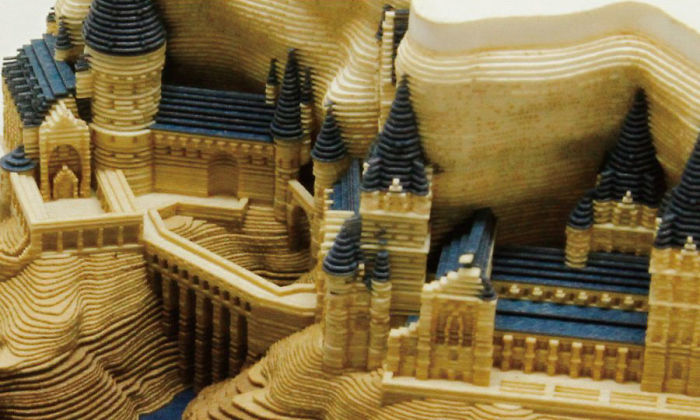 Perfect Gift For Every Harry Potter Fan: This Memo Pad Reveals Hogwarts Castle The More You Peel It Away Perfect Gift For Every Harry Potter Fan: This Memo Pad Reveals Hogwarts Castle The More You Peel It Away