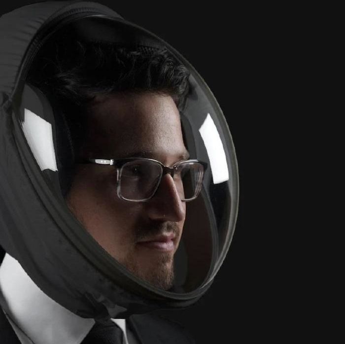 Someone Designed This Bizarre $199 Coronavirus Protection Helmet And People Are Confused Someone Designed This Bizarre $199 Coronavirus Protection Helmet And People Are Confused