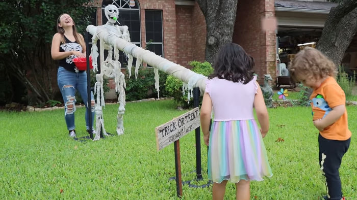 Parents Come Up With A "Candy Slide" For Safe Trick-Or-Treating This Halloween Parents Come Up With A "Candy Slide" For Safe Trick-Or-Treating This Halloween